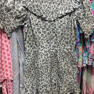 LoveShackFancy Floreen Mini in Warm Gray Pintuck Pleated Cotton
Dress Size Large